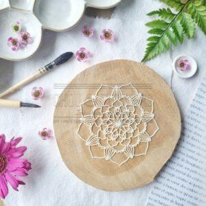 POCHOIR Fleur mandala 2 – Collection VIBRATIONS – Chou & Flowers