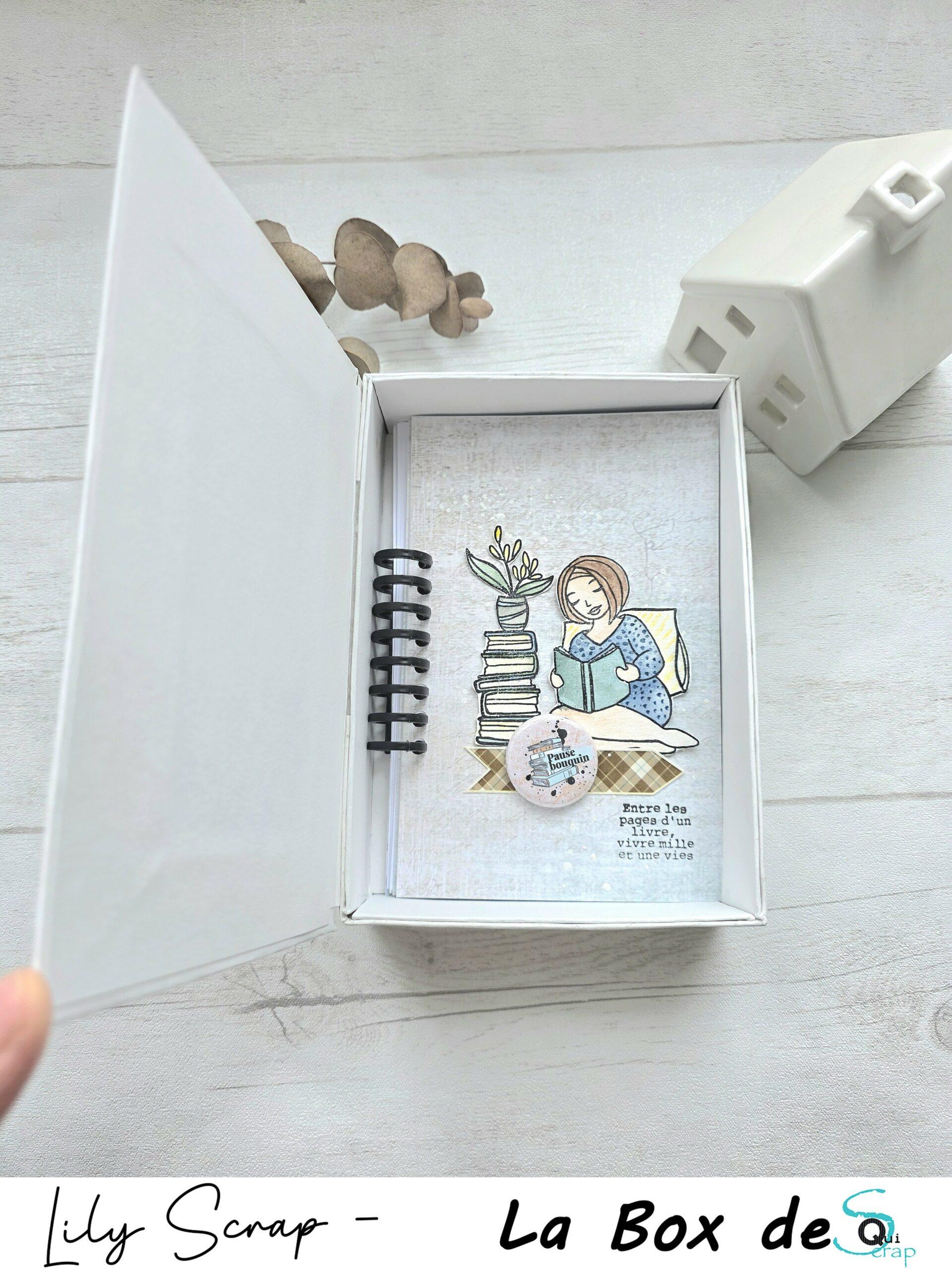 Lire la suite à propos de l’article Tuto n°2 pour la Box de Septembre 2025 par Lily Scrap